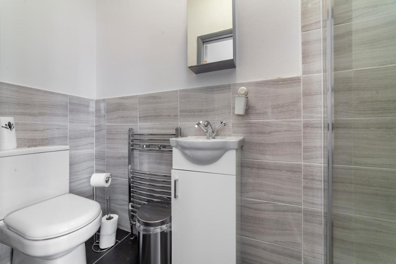 Highlands Gardens Suites Ilford Luaran gambar