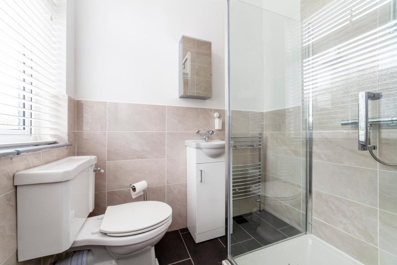Highlands Gardens Suites Ilford Luaran gambar