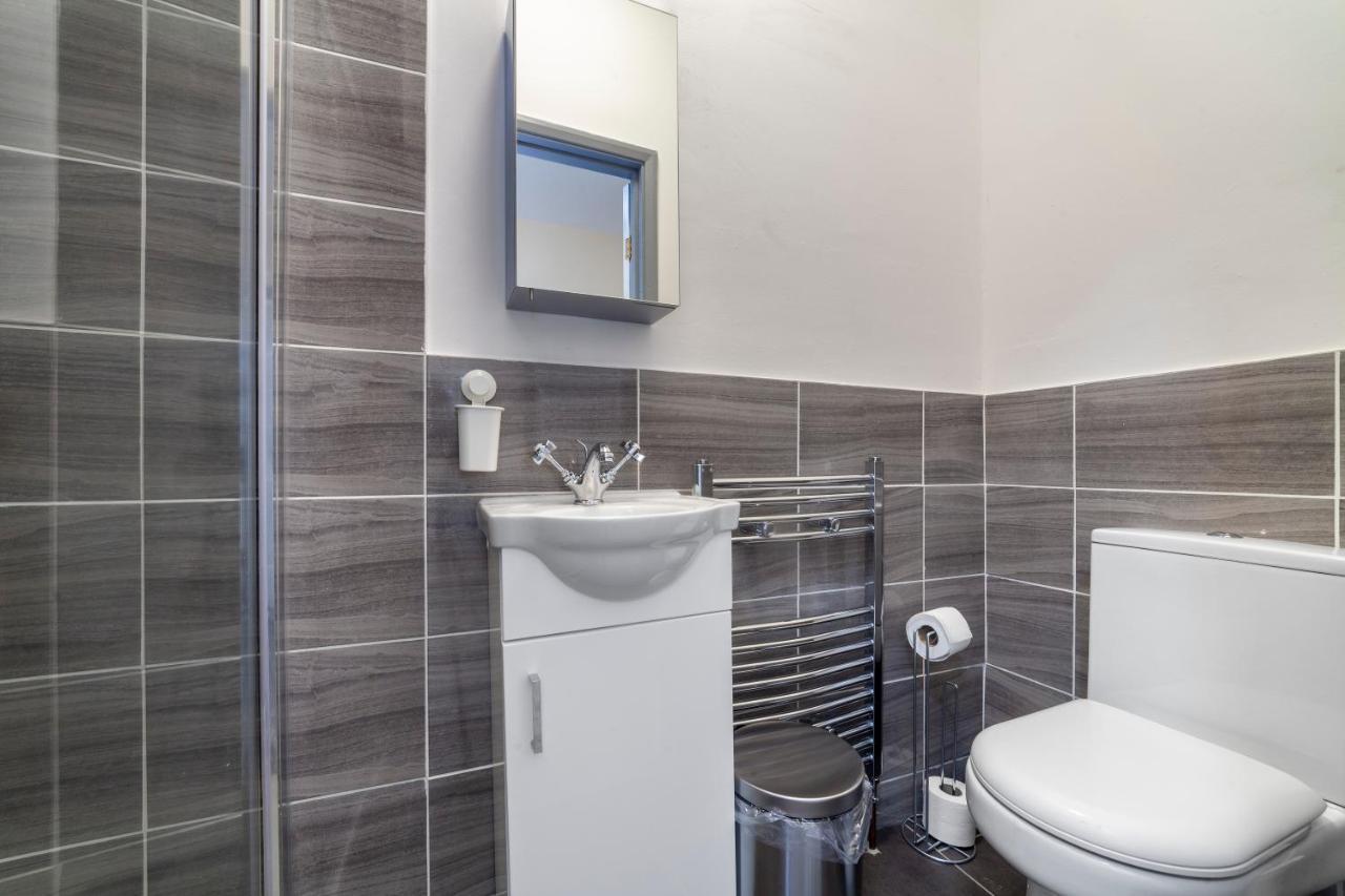 Highlands Gardens Suites Ilford Luaran gambar
