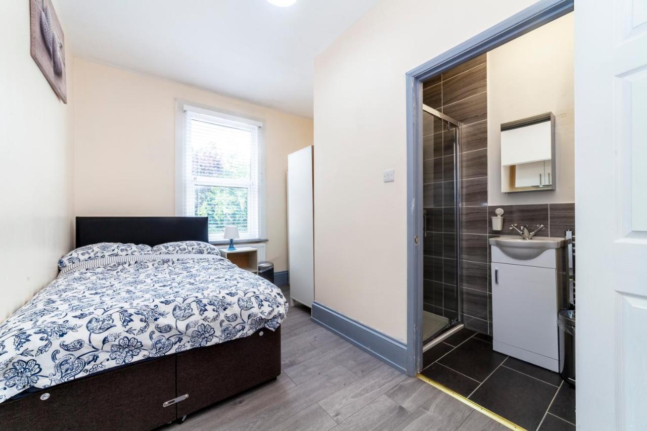 Highlands Gardens Suites Ilford Luaran gambar